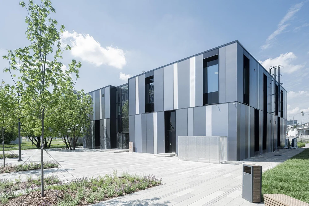 Офис продаж ЖК "ALIA"
для девелоперской компании ViHolding